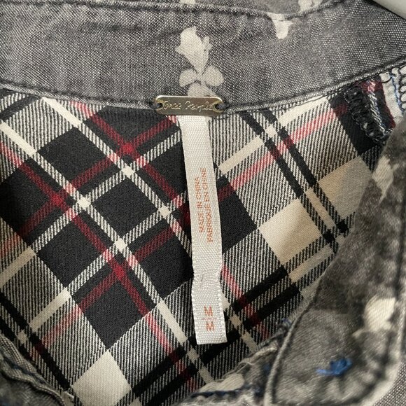 Free People Women M Dottie Over You Gray Floral Plaid Back Button Down Blouse - Picture 6 of 9